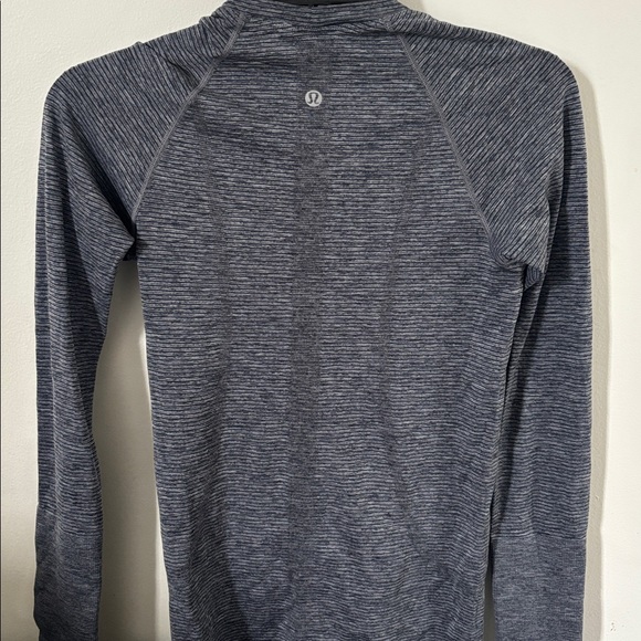 lululemon athletica Gray Long Sleeve Tee - Picture 2 of 3